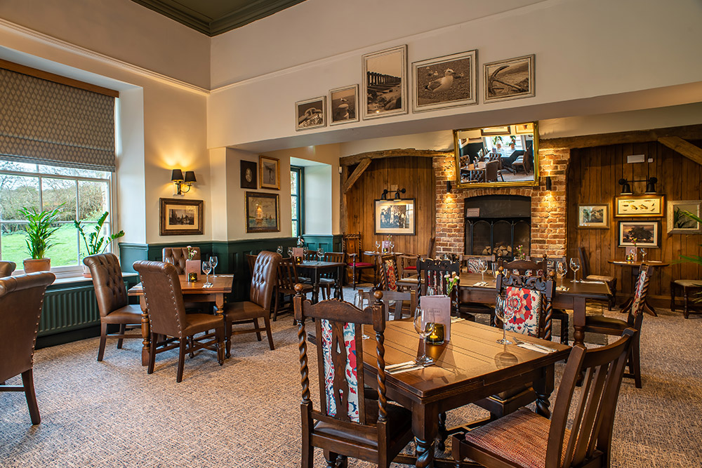 Look Inside & Outside of The Braunton Inn Vintage Inns